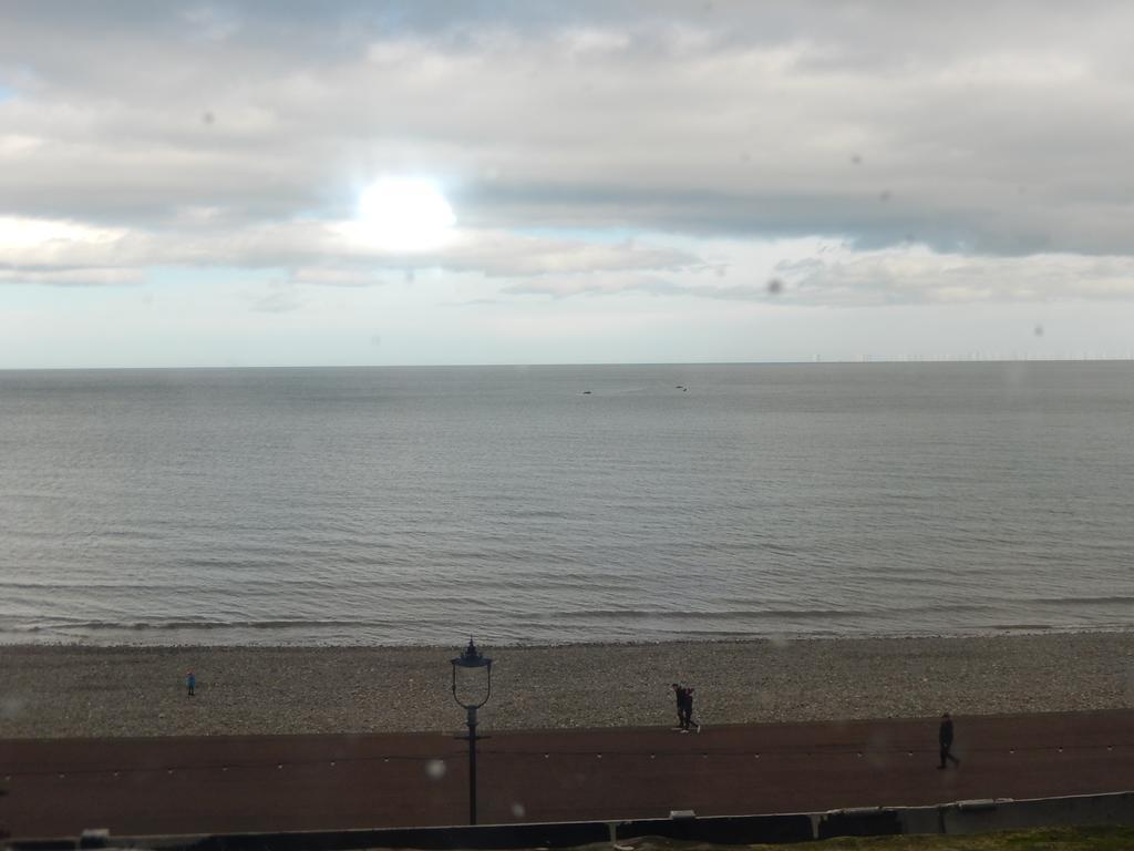 The Oasis Hotel Llandudno Room photo